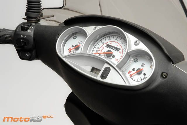 Benelli Velvet 125 — foto 5
