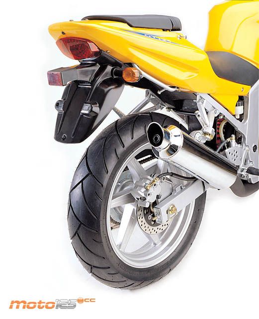 Hyosung Comet GT 125 — foto 5