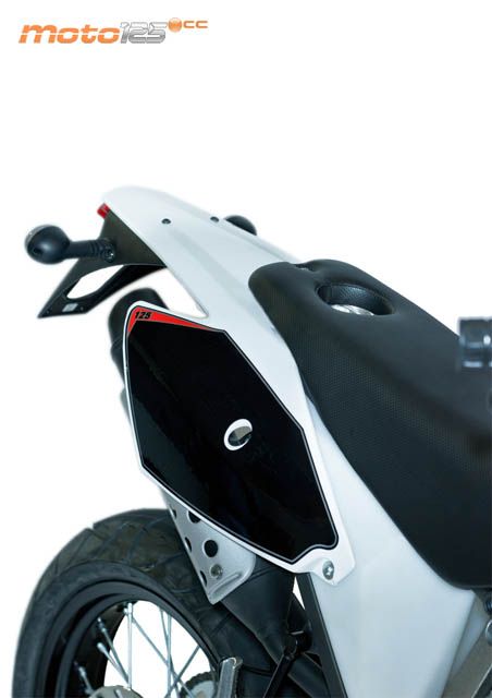 AJP PR3 Supermoto 125 — foto 5