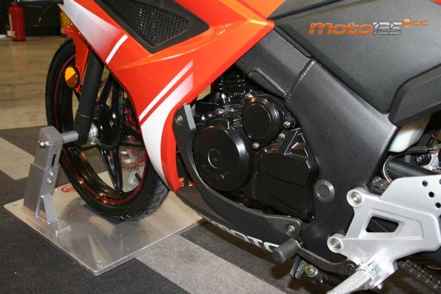CFMoto V-Night 125 — foto 5