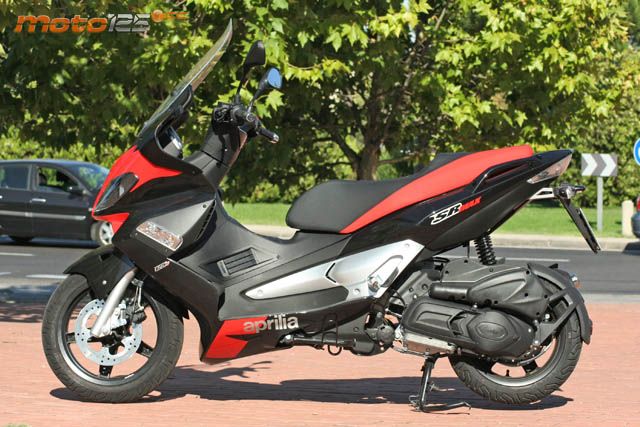 Aprilia SR Max 125 — foto 5