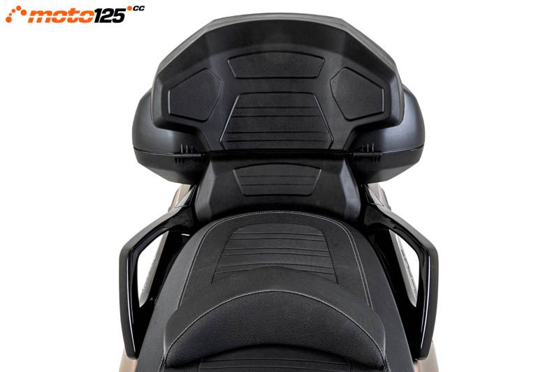 Peugeot Metropolis SW 400 — foto 6