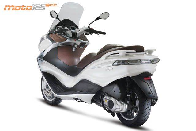 Piaggio X10 125 Executive — foto 6