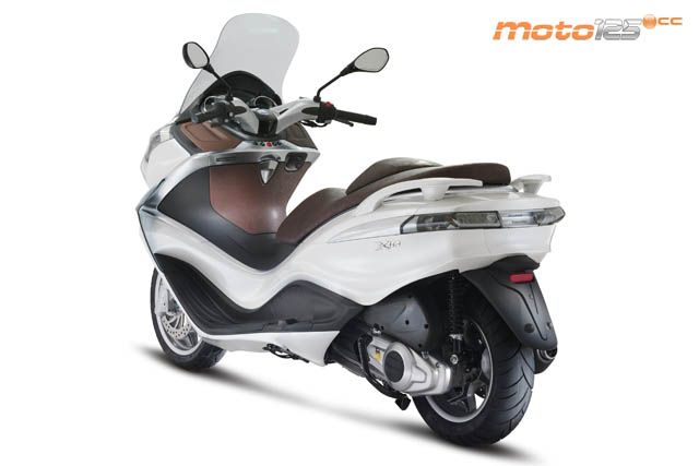 Piaggio X10 125 Elegance — foto 6