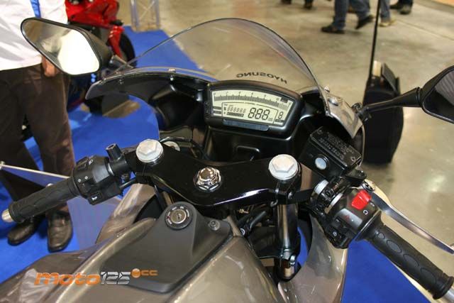 Hyosung GD125 EXIV — foto 6