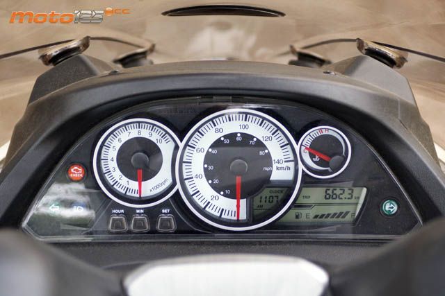 Daelim S3 125 FI Touring — foto 6
