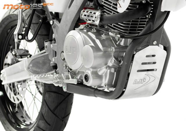 AJP PR3 Supermoto 125 — foto 7