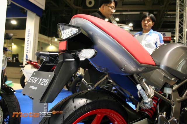 Hyosung GD125 EXIV — foto 7