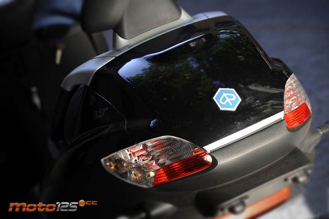 Piaggio MP3 250 LT — foto 7