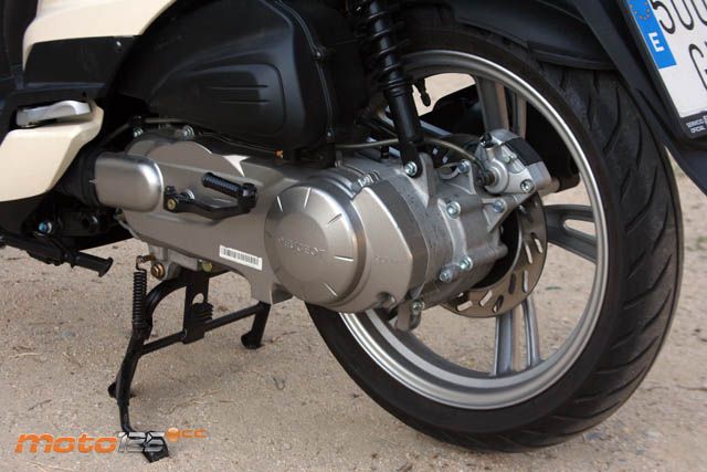 Peugeot Tweet Classic 125 — foto 7