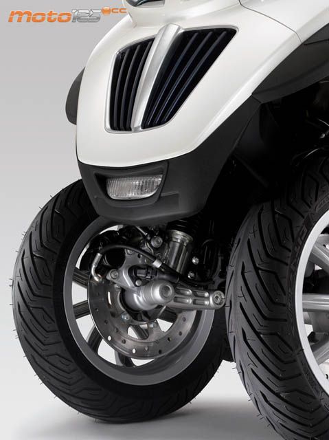 Piaggio MP3 300 LT Hybrid — foto 7