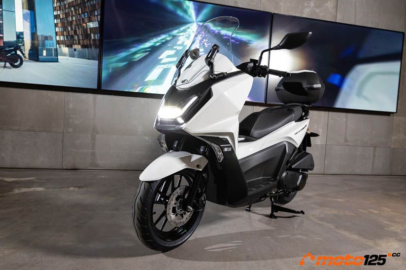 Kymco SkyTown 125 — foto 8
