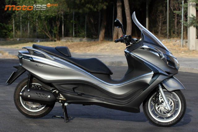 Piaggio X10 125 Executive — foto 8