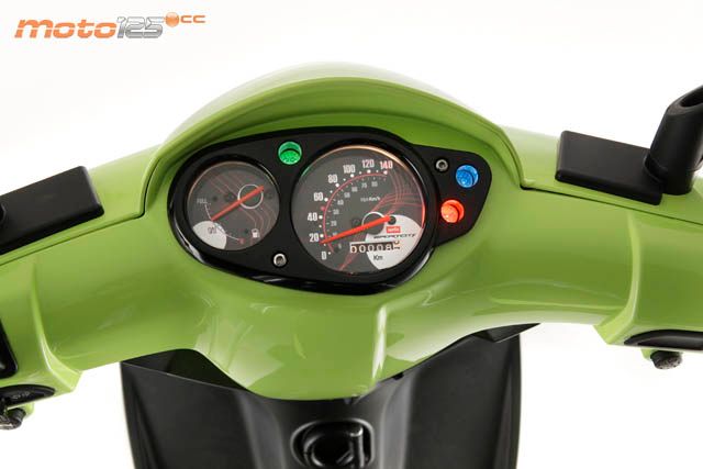 Aprilia SportCity One 125 — foto 8