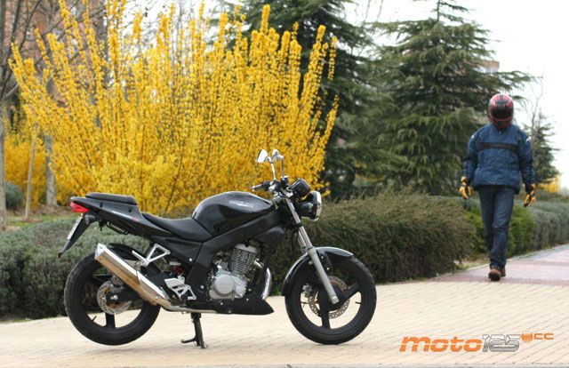 Daelim Roadwin 125 FI — foto 8