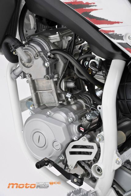 Husqvarna SMR 125 — foto 8