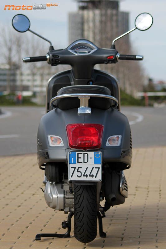 Vespa GTS SuperSport ABS — foto 9