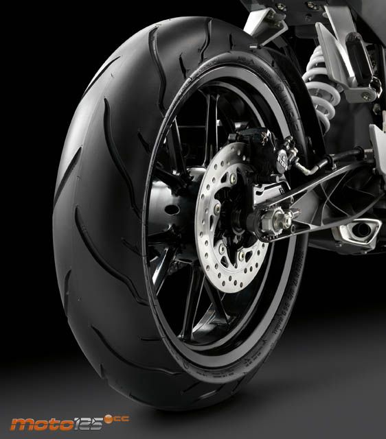 KTM Duke 125 ABS — foto 10