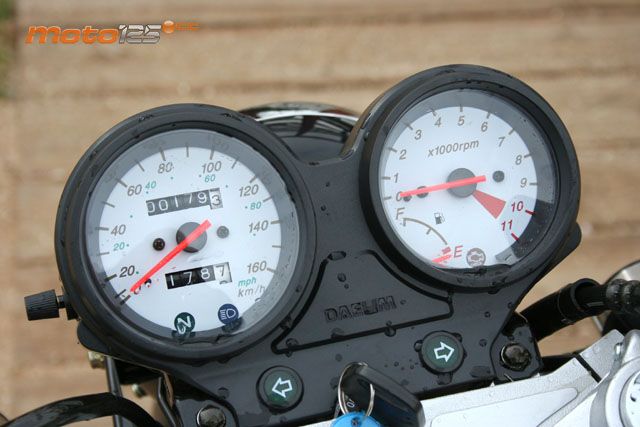 Daelim Roadwin 125 FI — foto 10