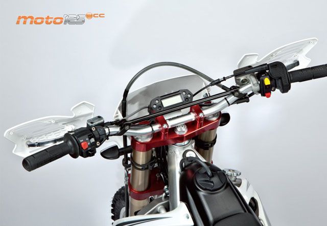 HM CRE Six Comp. 2T 125 — foto 9