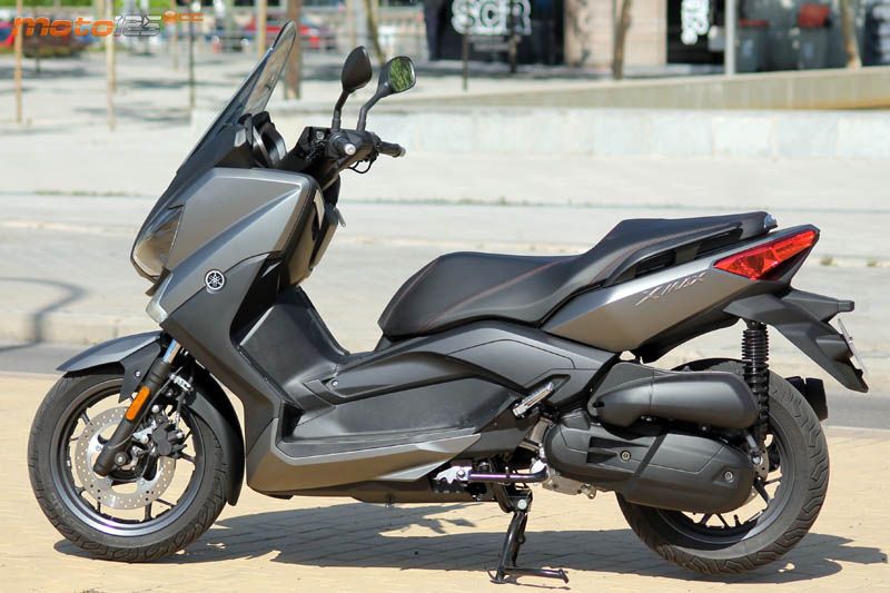 Yamaha X-Max 125 '17 E4 — foto 10