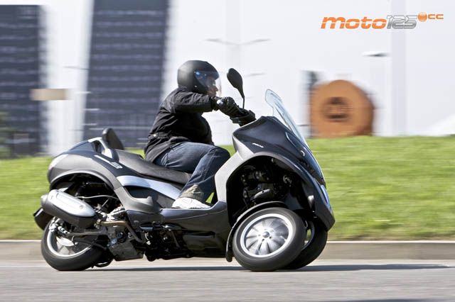 Piaggio MP3 125 RL ie — foto 8