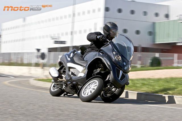 Piaggio MP3 125 RL ie — foto 9