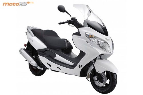 Riya Adonis 125 - Con la música a cualquier parte