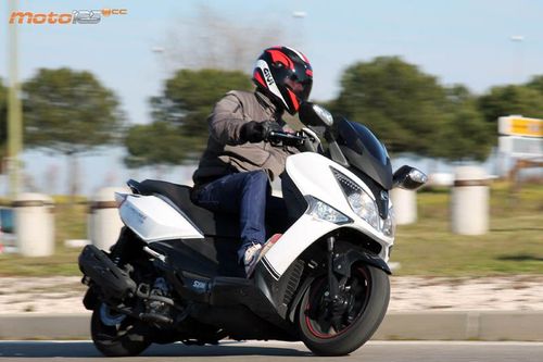 Sym Joymax Sport 125 ABS/S&S - Al límite