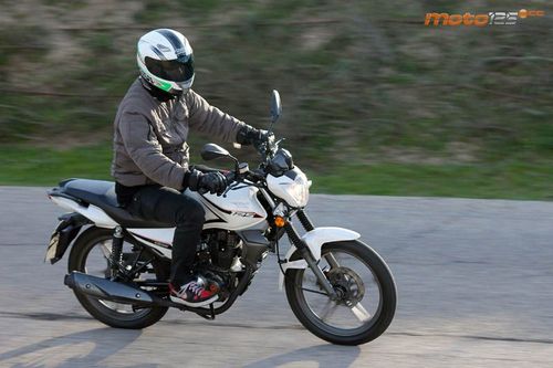 Keeway RK 125 - Instinto básico