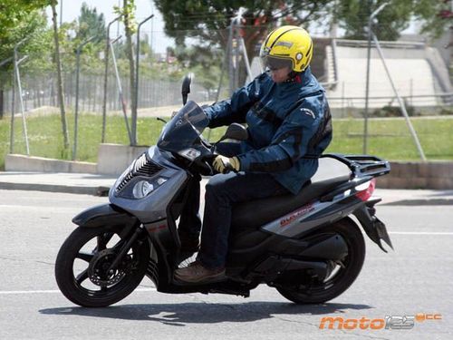 Keeway Outlook Sport 125 - Género de primera