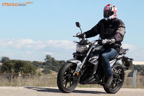 Goes G125 NK EFI – Miss naked