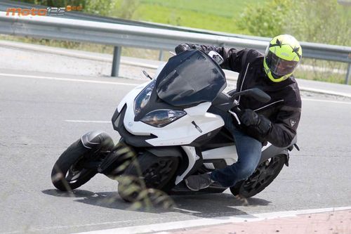 Quadro 4 - 4 no son multitud