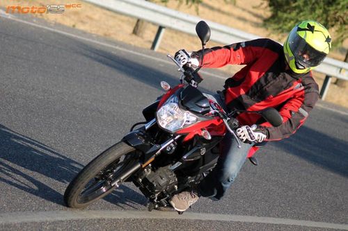 Yamaha YS 125 - A rey muerto, rey puesto