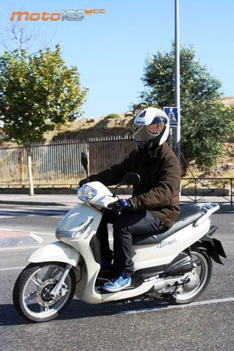 Peugeot Tweet 125 - Simplemente sencillo