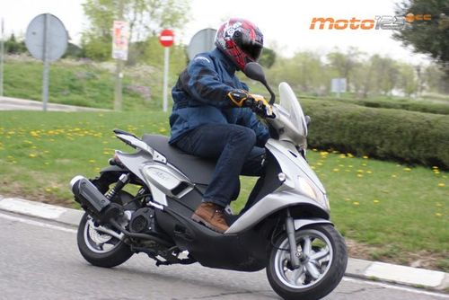 Benelli Velvet 125 - Dulce sofisticación