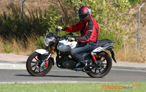 Keeway RKV 125 - Exhibicionista