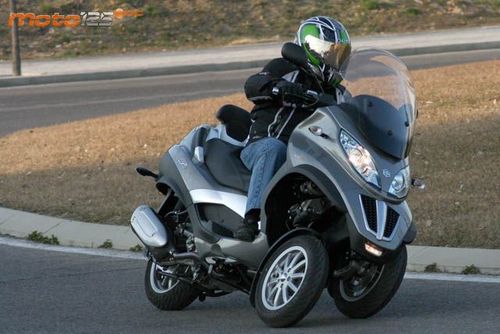 Piaggio MP3 300 LT Touring - La virtud del punto medio