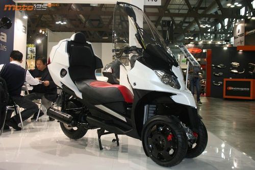 Salon Milán Novedades 2013 - Adiva AD3 300 ie