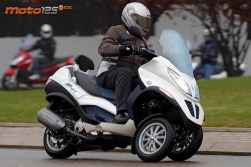 Piaggio MP3 Hybrid - Con el corazón partío