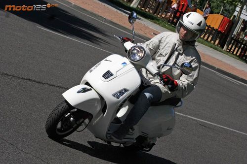 Vespa GTS Super 125 ie - Como en los viejos tiempos