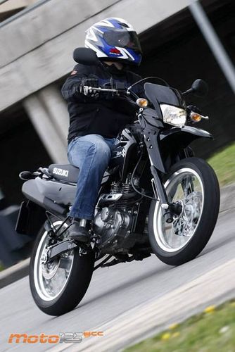 Suzuki DR 125 SM - Supercamuflada
