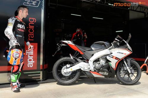 Aprilia RS4 125 Réplica - Sentirse como Marco Melandri