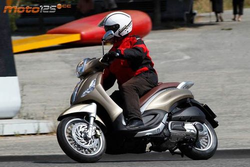 Piaggio Beverly 125 ie - Toma de contacto