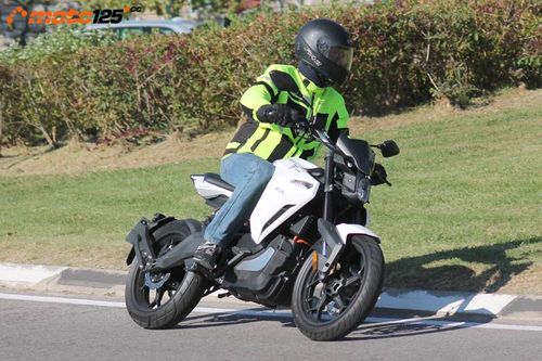 Prueba Voge ER-10 - Regreso del futuro