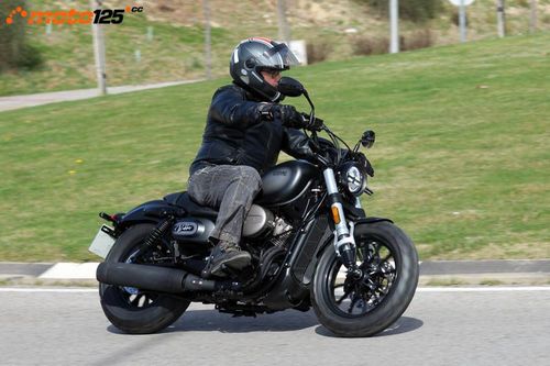 Prueba Hyosung Bobber GV-125S Evo - Custom R