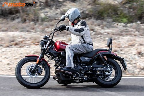 Primer contacto - Macbor Rockster /Flat 125 2023