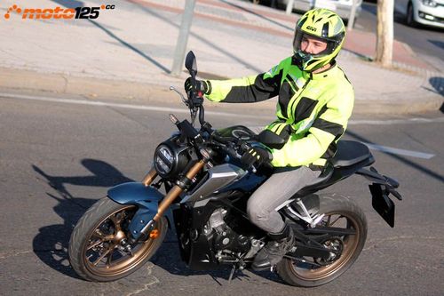 Prueba Honda CB125R 2021 - No mires atrás