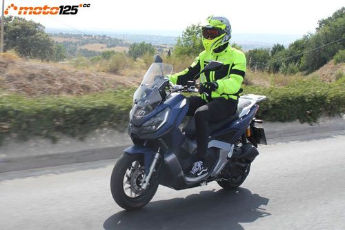 Prueba Mitt 125 ADV - Mucho por poco