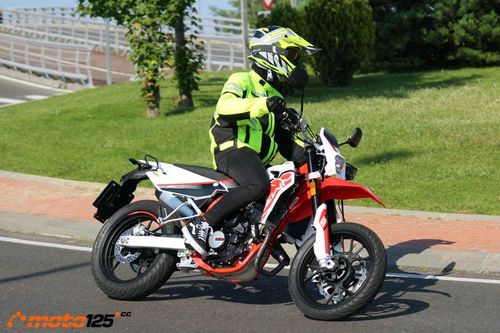 SWM SM 125 R E5 - Supermotard Carreras-Cliente